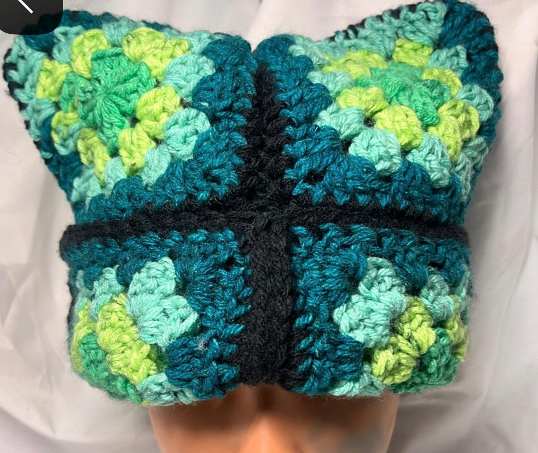 Bonnet Cat Granny Square – Style Félin – 100% Coton – Fait Main – €24,99