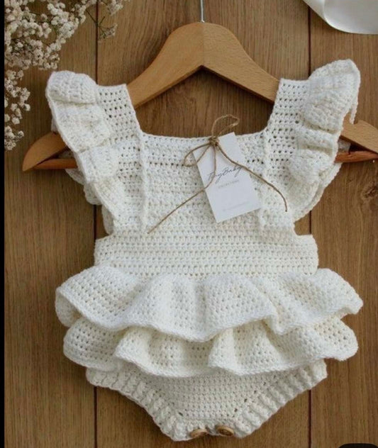 Robe Bébé Fille – Douceur et Élégance – 100% Coton – Fait Main – €24,99