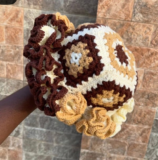 Bonnet Froufrous Granny Square – Crochet Traditionnel – 100% Coton – Design Vintage – €24,99